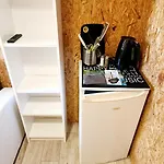 Sub Hel. Budzetowe W Domu Z Basenem. Wokol Domu Tylko Natura. Balkon Zbyteczny.