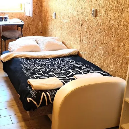 Appartement Sub Hel. Budzetowe W Domu Z Basenem. Wokol Domu Tylko Natura. Balkon Zbyteczny.