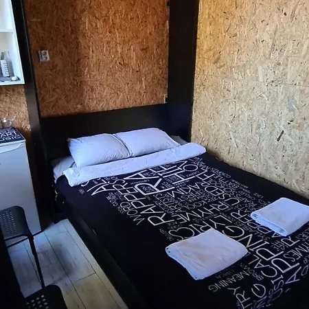 Sub Hel. Budzetowe W Domu Z Basenem. Wokol Domu Tylko Natura. Balkon Zbyteczny. * 헬