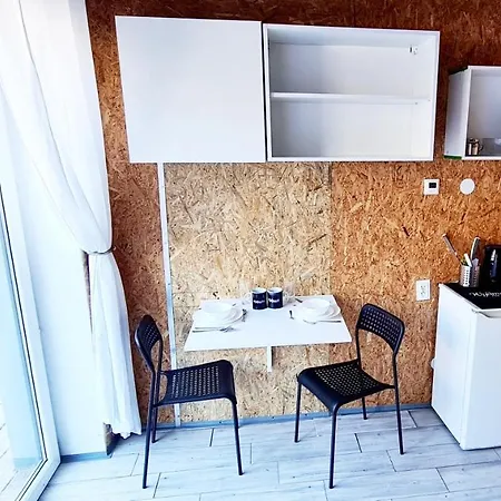 Appartement Sub Hel. Budzetowe W Domu Z Basenem. Wokol Domu Tylko Natura. Balkon Zbyteczny. Hel