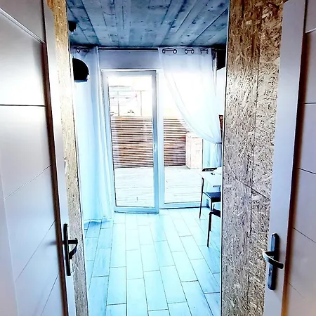 Appartement Sub Hel. Budzetowe W Domu Z Basenem. Wokol Domu Tylko Natura. Balkon Zbyteczny. Hel