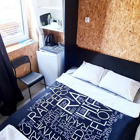 Appartement Sub Hel. Budzetowe W Domu Z Basenem. Wokol Domu Tylko Natura. Balkon Zbyteczny. *