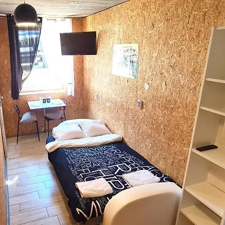 Appartement Sub Hel. Budzetowe W Domu Z Basenem. Wokol Domu Tylko Natura. Balkon Zbyteczny.