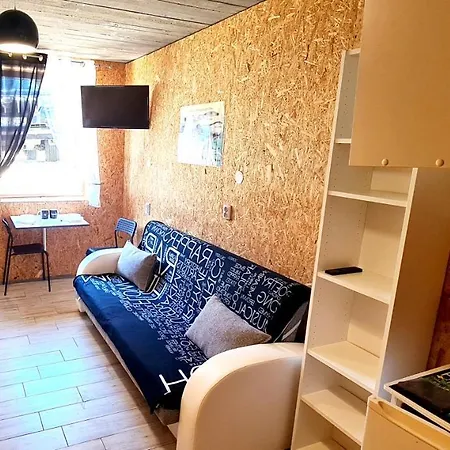 Sub Hel. Budzetowe W Domu Z Basenem. Wokol Domu Tylko Natura. Balkon Zbyteczny. 아파트