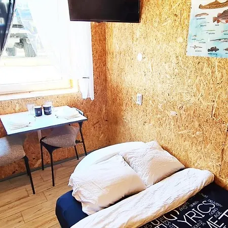 Sub Hel. Budzetowe W Domu Z Basenem. Wokol Domu Tylko Natura. Balkon Zbyteczny. 헬