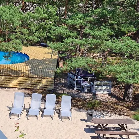 Apartment Sub Hel. Budzetowe W Domu Z Basenem. Wokol Domu Tylko Natura. Balkon Zbyteczny.