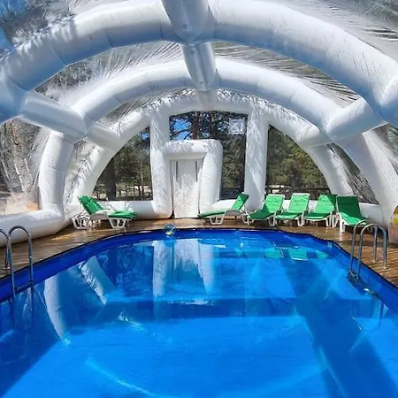 Sub Hel. Budzetowe W Domu Z Basenem. Wokol Domu Tylko Natura. Balkon Zbyteczny. 아파트 헬