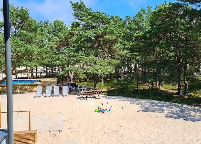 Διαμέρισμα Sub Hel. Budzetowe W Domu Z Basenem. Wokol Domu Tylko Natura. Balkon Zbyteczny. Hel