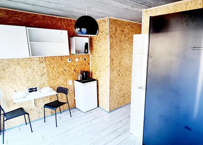 Sub Hel. Budzetowe W Domu Z Basenem. Wokol Domu Tylko Natura. Balkon Zbyteczny. * Hel