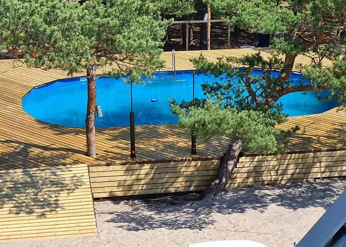 Sub Hel. Budzetowe W Domu Z Basenem. Wokol Domu Tylko Natura. Balkon Zbyteczny. Hel