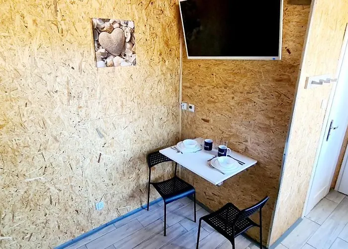 Sub Hel. Budzetowe W Domu Z Basenem. Wokol Domu Tylko Natura. Balkon Zbyteczny. * Hel